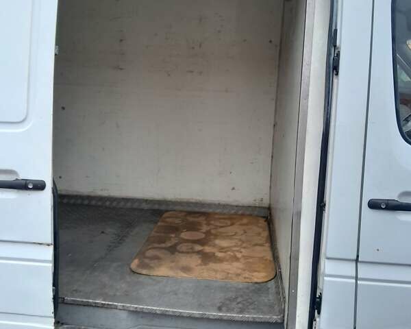 Белый Мерседес Sprinter, объемом двигателя 2.2 л и пробегом 600 тыс. км за 9800 $, фото 14 на Automoto.ua