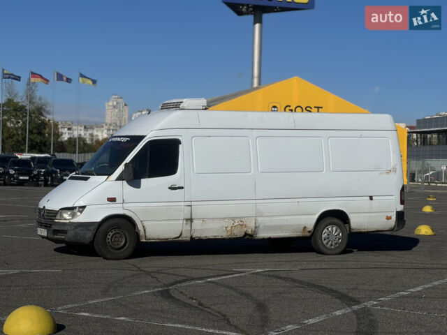 Белый Мерседес Sprinter, объемом двигателя 2.15 л и пробегом 716 тыс. км за 4700 $, фото 4 на Automoto.ua