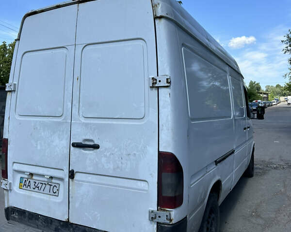 Білий Мерседес Sprinter, об'ємом двигуна 2.2 л та пробігом 740 тис. км за 8000 $, фото 1 на Automoto.ua