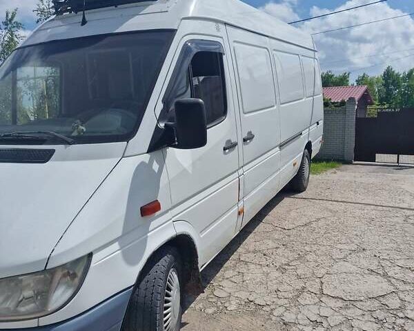 Белый Мерседес Sprinter, объемом двигателя 2.15 л и пробегом 324 тыс. км за 14000 $, фото 3 на Automoto.ua