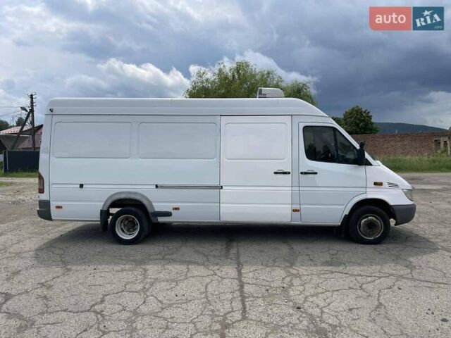 Белый Мерседес Sprinter, объемом двигателя 2.15 л и пробегом 836 тыс. км за 10800 $, фото 4 на Automoto.ua