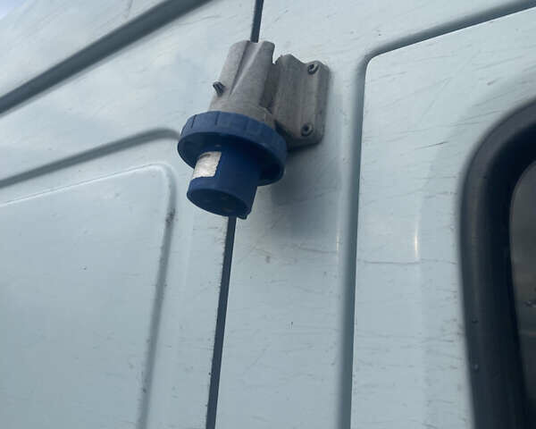 Белый Мерседес Sprinter, объемом двигателя 2.15 л и пробегом 500 тыс. км за 7250 $, фото 22 на Automoto.ua