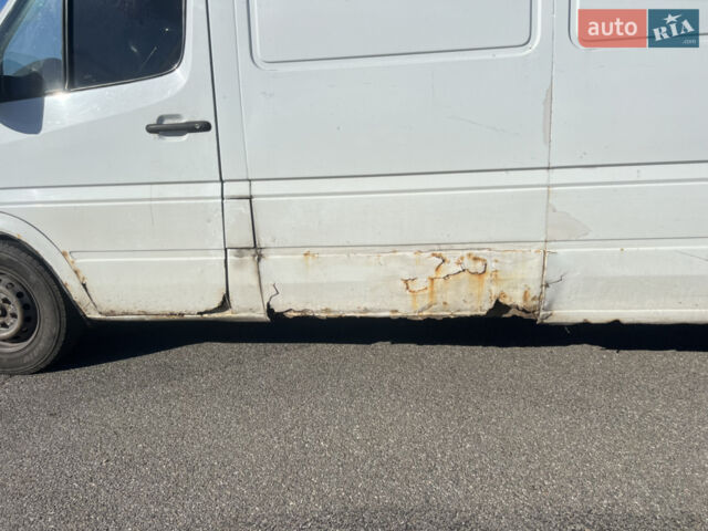 Белый Мерседес Sprinter, объемом двигателя 2.15 л и пробегом 716 тыс. км за 4700 $, фото 16 на Automoto.ua