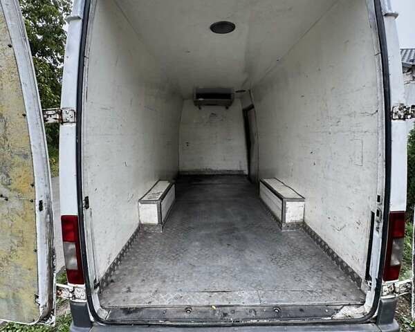 Белый Мерседес Sprinter, объемом двигателя 2.2 л и пробегом 600 тыс. км за 11000 $, фото 16 на Automoto.ua