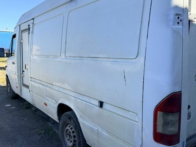 Белый Мерседес Sprinter, объемом двигателя 2.15 л и пробегом 557 тыс. км за 5500 $, фото 7 на Automoto.ua