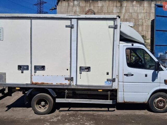 Белый Мерседес Sprinter, объемом двигателя 2.15 л и пробегом 470 тыс. км за 8600 $, фото 6 на Automoto.ua