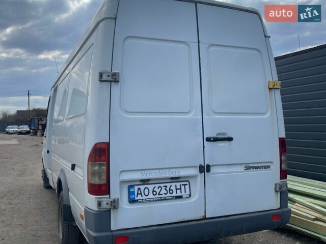 Белый Мерседес Sprinter, объемом двигателя 2.15 л и пробегом 574 тыс. км за 15800 $, фото 4 на Automoto.ua