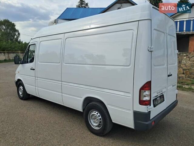 Белый Мерседес Sprinter, объемом двигателя 2.2 л и пробегом 337 тыс. км за 11500 $, фото 6 на Automoto.ua