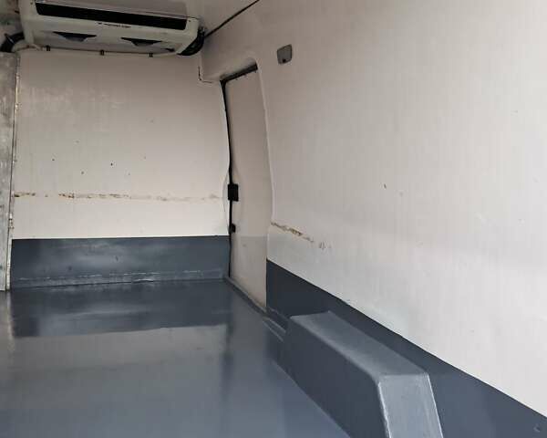 Белый Мерседес Sprinter, объемом двигателя 2.2 л и пробегом 337 тыс. км за 11500 $, фото 19 на Automoto.ua
