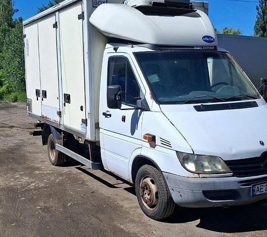 Белый Мерседес Sprinter, объемом двигателя 2.15 л и пробегом 470 тыс. км за 8600 $, фото 2 на Automoto.ua