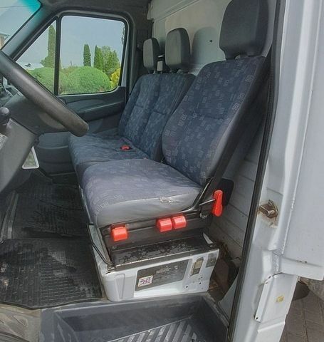 Білий Мерседес Sprinter, об'ємом двигуна 2.69 л та пробігом 575 тис. км за 9500 $, фото 14 на Automoto.ua