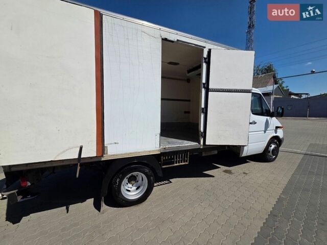 Белый Мерседес Sprinter, объемом двигателя 2.69 л и пробегом 568 тыс. км за 10750 $, фото 7 на Automoto.ua