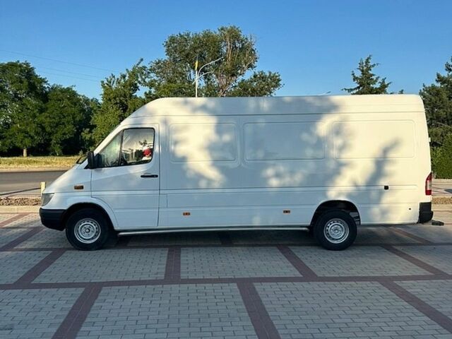 Білий Мерседес Sprinter, об'ємом двигуна 2.15 л та пробігом 740 тис. км за 7000 $, фото 2 на Automoto.ua