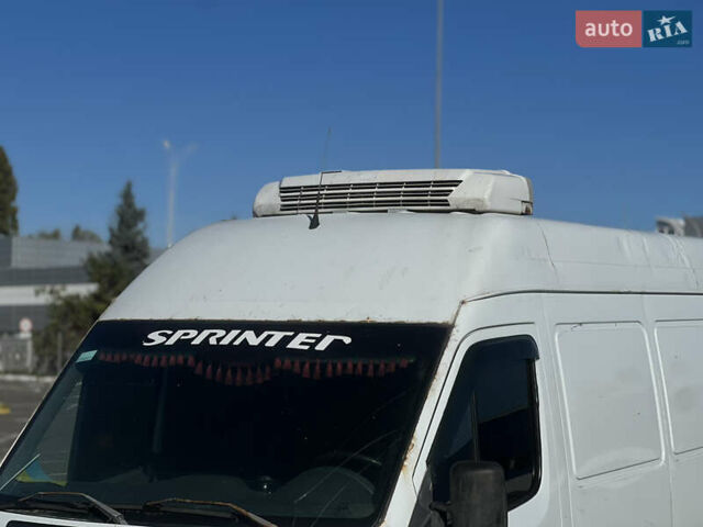 Белый Мерседес Sprinter, объемом двигателя 2.15 л и пробегом 716 тыс. км за 5000 $, фото 1 на Automoto.ua