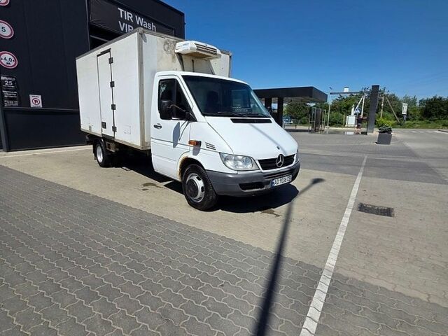 Белый Мерседес Sprinter, объемом двигателя 2.69 л и пробегом 568 тыс. км за 10750 $, фото 4 на Automoto.ua