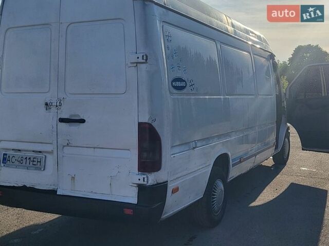 Белый Мерседес Sprinter, объемом двигателя 2.1 л и пробегом 560 тыс. км за 7000 $, фото 3 на Automoto.ua