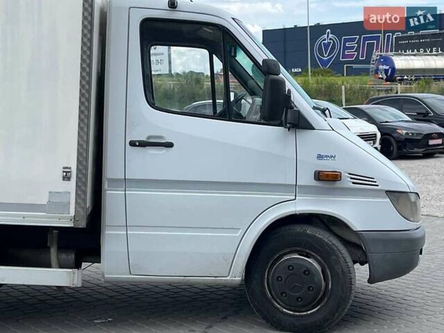 Белый Мерседес Sprinter, объемом двигателя 2.7 л и пробегом 797 тыс. км за 14790 $, фото 30 на Automoto.ua