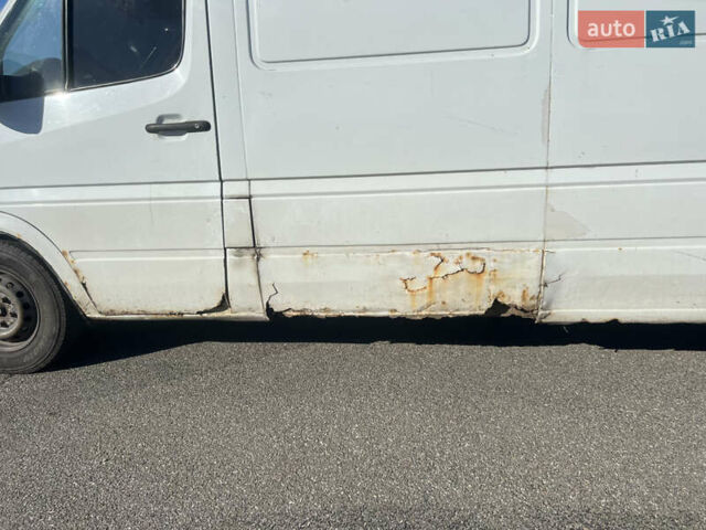 Белый Мерседес Sprinter, объемом двигателя 2.15 л и пробегом 716 тыс. км за 5000 $, фото 16 на Automoto.ua