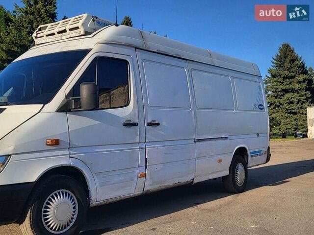 Белый Мерседес Sprinter, объемом двигателя 2.1 л и пробегом 560 тыс. км за 7000 $, фото 5 на Automoto.ua