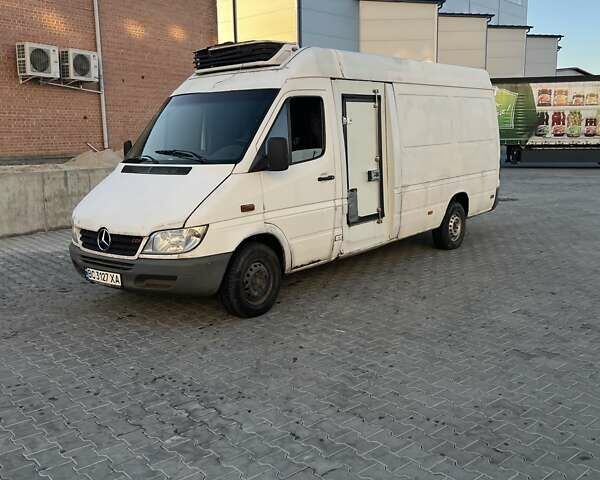 Белый Мерседес Sprinter, объемом двигателя 2.15 л и пробегом 472 тыс. км за 5399 $, фото 4 на Automoto.ua