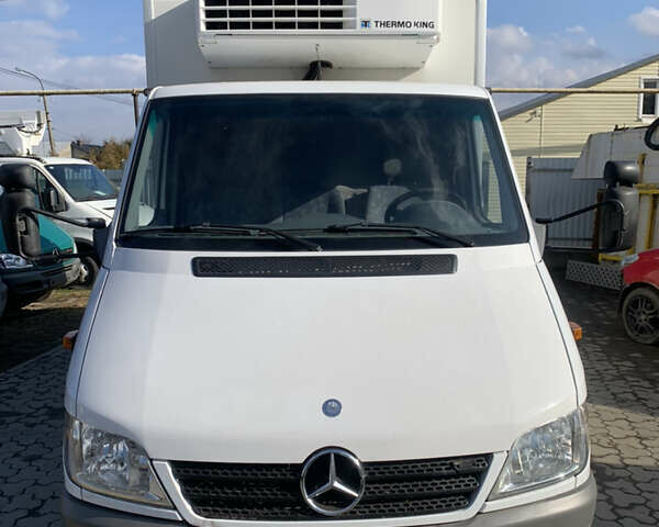 Белый Мерседес Sprinter, объемом двигателя 2.2 л и пробегом 278 тыс. км за 15200 $, фото 2 на Automoto.ua