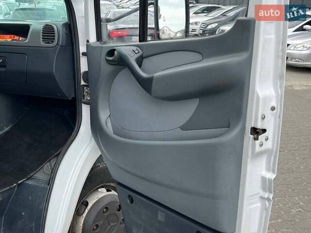 Белый Мерседес Sprinter, объемом двигателя 2.7 л и пробегом 797 тыс. км за 14790 $, фото 2 на Automoto.ua