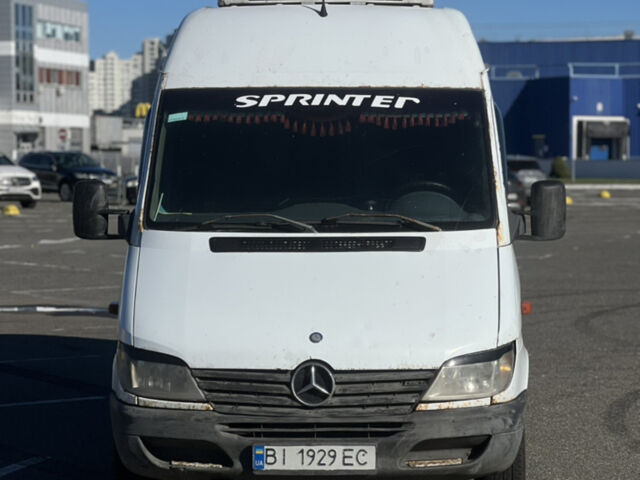 Белый Мерседес Sprinter, объемом двигателя 2.15 л и пробегом 716 тыс. км за 4700 $, фото 3 на Automoto.ua