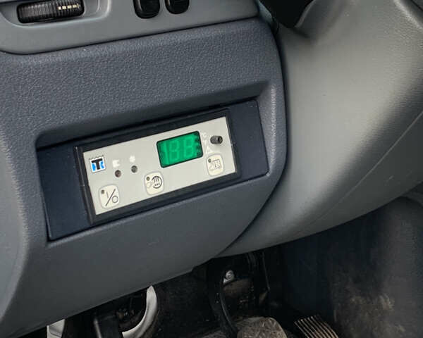 Белый Мерседес Sprinter, объемом двигателя 2.2 л и пробегом 278 тыс. км за 15200 $, фото 22 на Automoto.ua