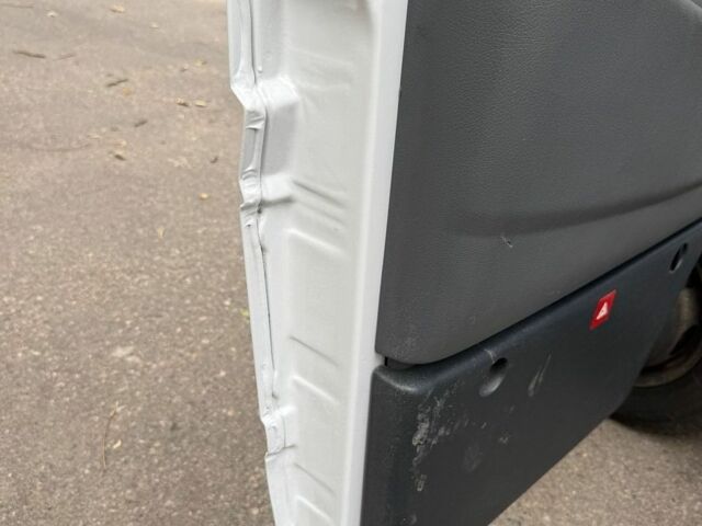 Белый Мерседес Sprinter, объемом двигателя 2.2 л и пробегом 608 тыс. км за 13500 $, фото 11 на Automoto.ua