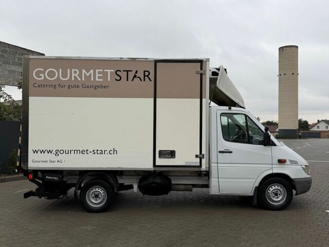 Белый Мерседес Sprinter, объемом двигателя 2.2 л и пробегом 182 тыс. км за 15000 $, фото 5 на Automoto.ua
