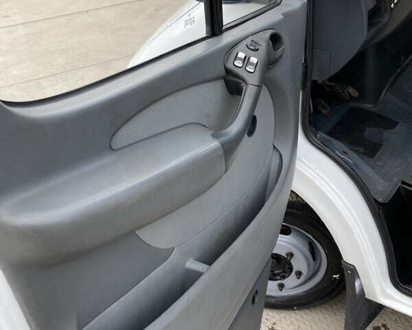 Белый Мерседес Sprinter, объемом двигателя 2.7 л и пробегом 250 тыс. км за 12200 $, фото 8 на Automoto.ua