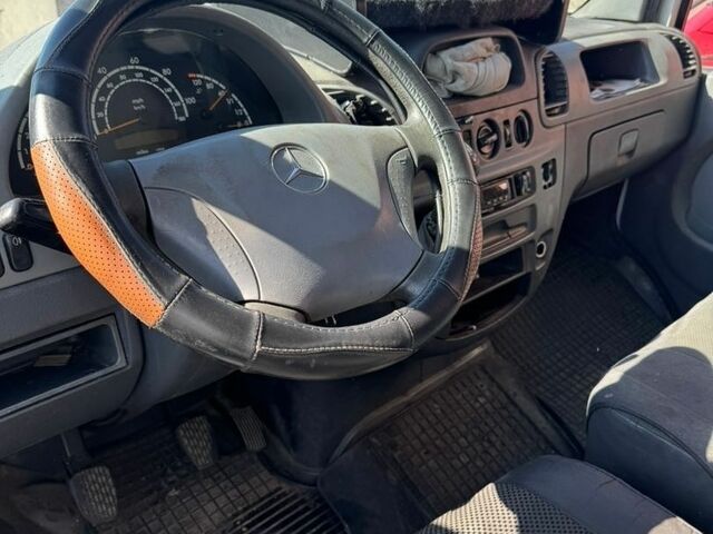 Белый Мерседес Sprinter, объемом двигателя 2.15 л и пробегом 650 тыс. км за 5500 $, фото 7 на Automoto.ua