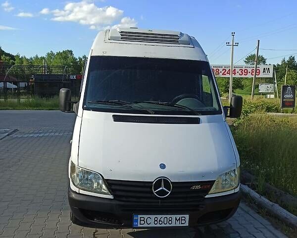 Белый Мерседес Sprinter, объемом двигателя 2.2 л и пробегом 220 тыс. км за 4600 $, фото 7 на Automoto.ua
