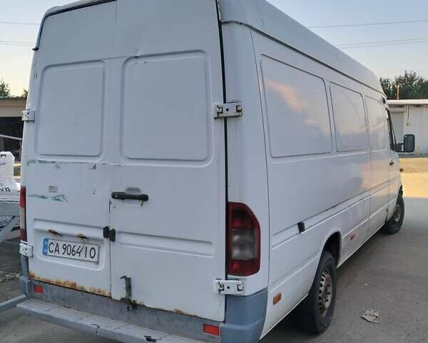 Белый Мерседес Sprinter, объемом двигателя 2.15 л и пробегом 245 тыс. км за 6900 $, фото 2 на Automoto.ua