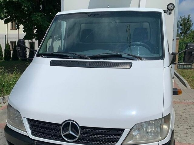 Білий Мерседес Sprinter, об'ємом двигуна 2.15 л та пробігом 400 тис. км за 9800 $, фото 3 на Automoto.ua