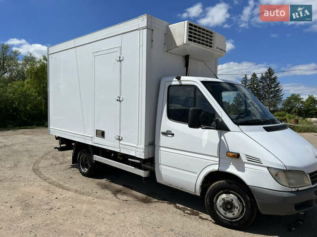 Белый Мерседес Sprinter, объемом двигателя 2.15 л и пробегом 640 тыс. км за 12100 $, фото 2 на Automoto.ua