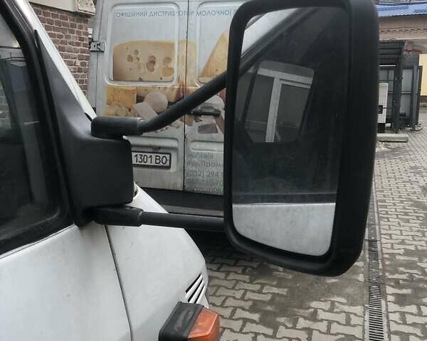 Белый Мерседес Sprinter, объемом двигателя 2.7 л и пробегом 500 тыс. км за 6500 $, фото 3 на Automoto.ua