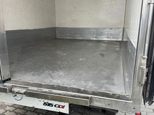 Белый Мерседес Sprinter, объемом двигателя 2.15 л и пробегом 600 тыс. км за 12800 $, фото 2 на Automoto.ua