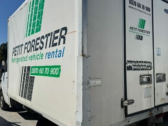Белый Мерседес Sprinter, объемом двигателя 2.15 л и пробегом 650 тыс. км за 5500 $, фото 4 на Automoto.ua