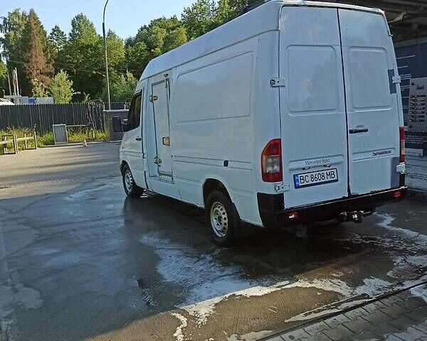 Белый Мерседес Sprinter, объемом двигателя 2.2 л и пробегом 220 тыс. км за 4600 $, фото 1 на Automoto.ua