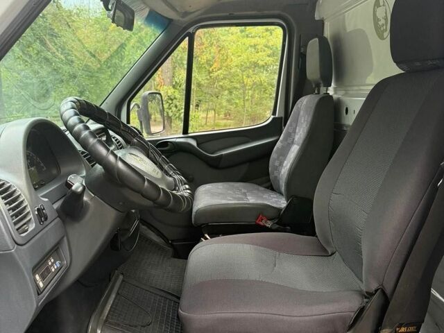 Белый Мерседес Sprinter, объемом двигателя 2.2 л и пробегом 608 тыс. км за 13500 $, фото 9 на Automoto.ua