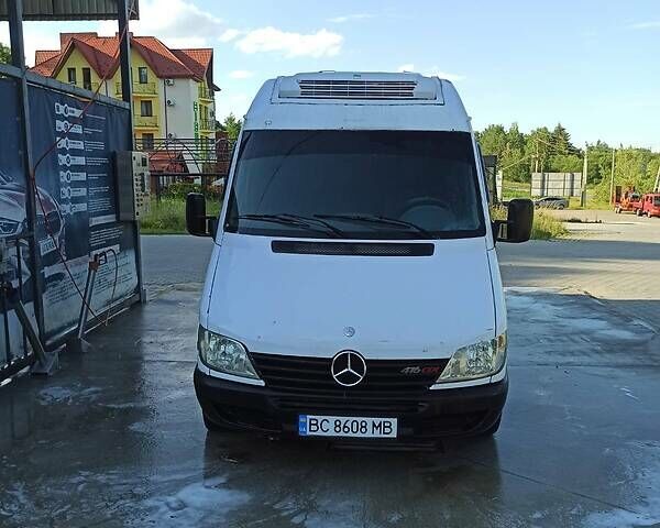 Белый Мерседес Sprinter, объемом двигателя 2.2 л и пробегом 220 тыс. км за 4600 $, фото 5 на Automoto.ua