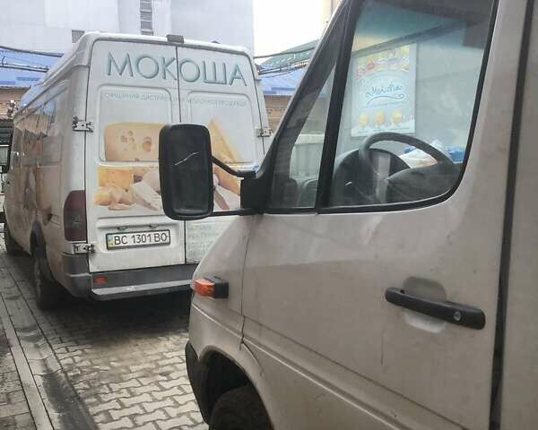 Белый Мерседес Sprinter, объемом двигателя 2.7 л и пробегом 500 тыс. км за 6500 $, фото 1 на Automoto.ua