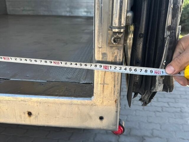 Белый Мерседес Sprinter, объемом двигателя 2.15 л и пробегом 600 тыс. км за 12800 $, фото 5 на Automoto.ua