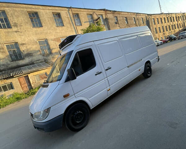 Белый Мерседес Sprinter, объемом двигателя 2.15 л и пробегом 287 тыс. км за 11700 $, фото 12 на Automoto.ua