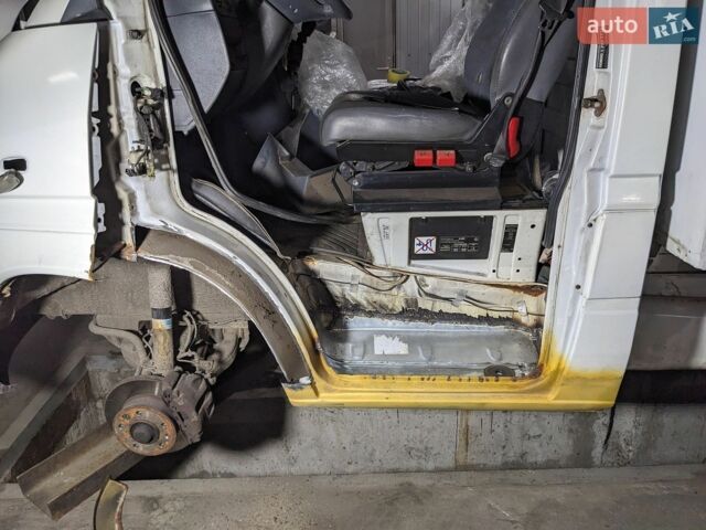 Білий Мерседес Sprinter, об'ємом двигуна 2.1 л та пробігом 574 тис. км за 7500 $, фото 31 на Automoto.ua