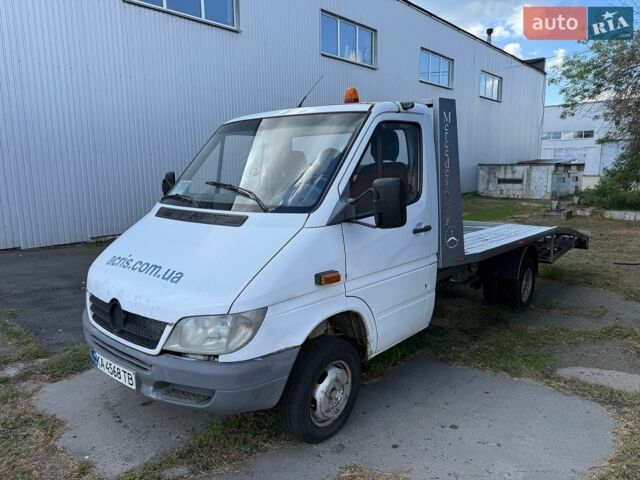 Белый Мерседес Sprinter, объемом двигателя 2.15 л и пробегом 300 тыс. км за 13600 $, фото 2 на Automoto.ua