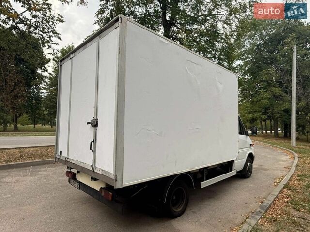 Белый Мерседес Sprinter, объемом двигателя 2.2 л и пробегом 608 тыс. км за 13500 $, фото 4 на Automoto.ua