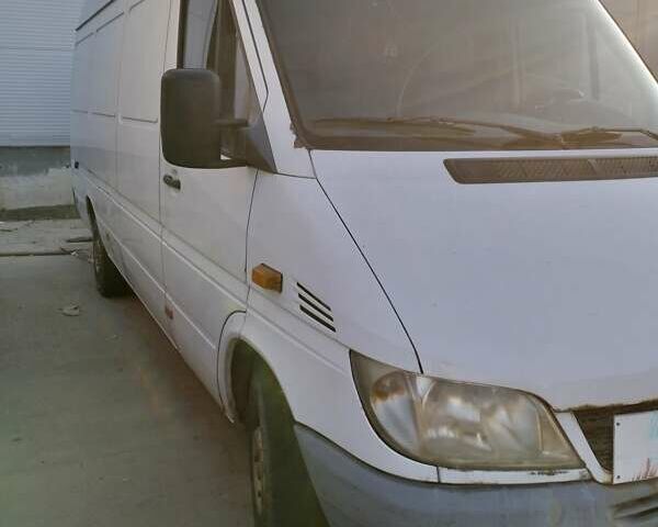 Белый Мерседес Sprinter, объемом двигателя 2.15 л и пробегом 245 тыс. км за 6900 $, фото 5 на Automoto.ua