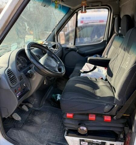 Белый Мерседес Sprinter, объемом двигателя 2.69 л и пробегом 515 тыс. км за 12500 $, фото 7 на Automoto.ua